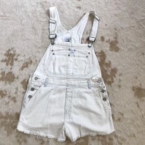ON HOLD Vintage Calvin Klein overall shorts white